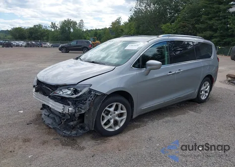 2018 Chrysler Pacifica Touring-L Plus из США, поврежденный, VIN 2C4RC1EG9JR203809